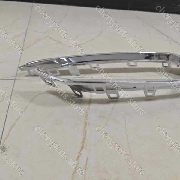 f01-2803517 front left daytime running light moulding 320