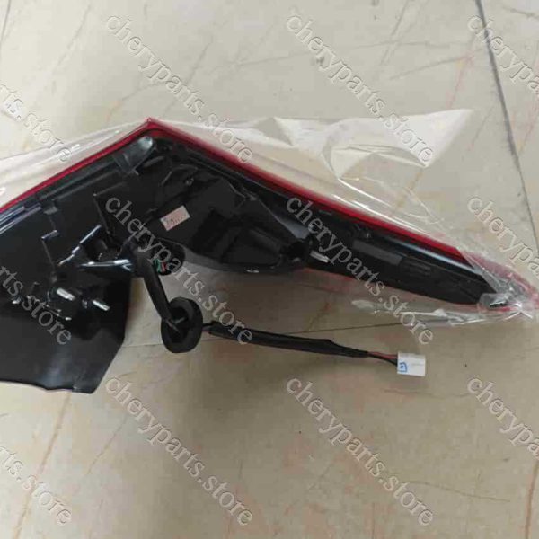 f01-4433020 tail light-right fender 395