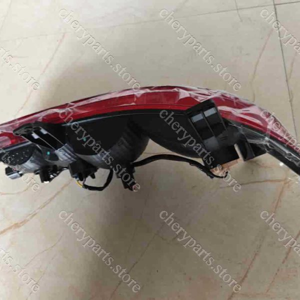 f08-4433010 taillight-left 593