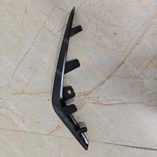 f16-2804511bl small trim strip right-rear bumper 724