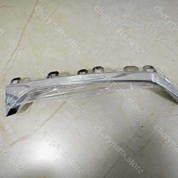 f18-2803514 trim stripe-cover of drl right 960