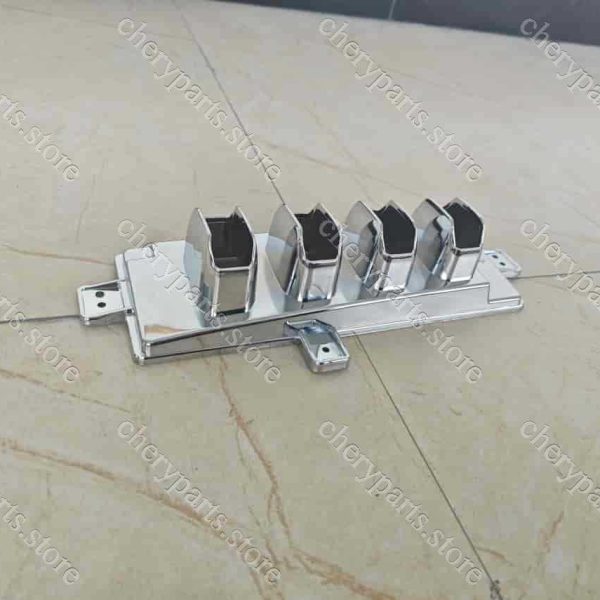 f18-4499010wd silver trim-left daytime running light 1085