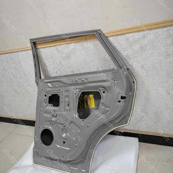 f18-6201020-dy rear door right 1132