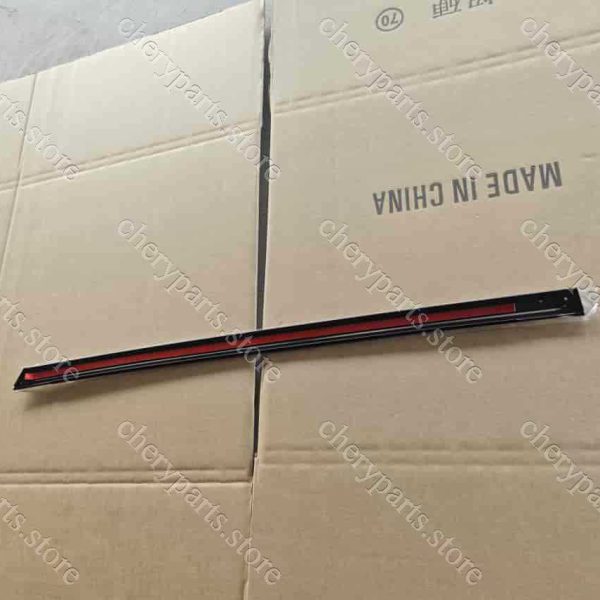 f18-6207210 trim strip-rear door left 1133