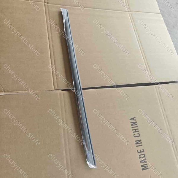 f18-6207220 trim strip-rear door right 1134